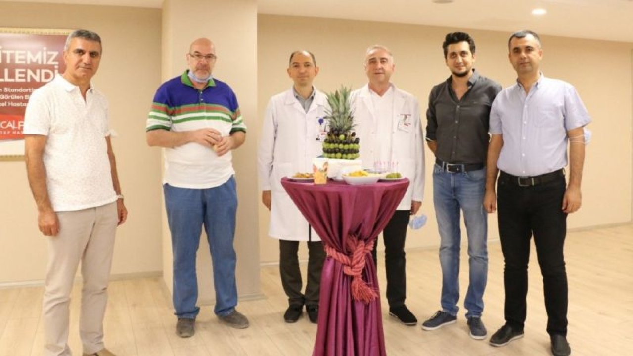 Op. Dr. Ersin Borazan’a arkadaşlarından sürpriz kutlama