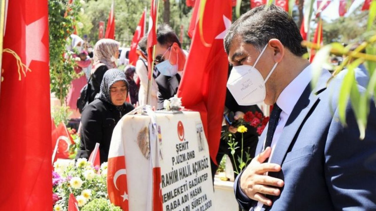 Başkan Fadıloğlu şehitleri mezarı başında andı