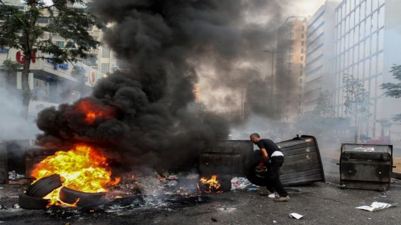 Lübnan’da hükümet kurulamadı, halk sokaklara döküldü