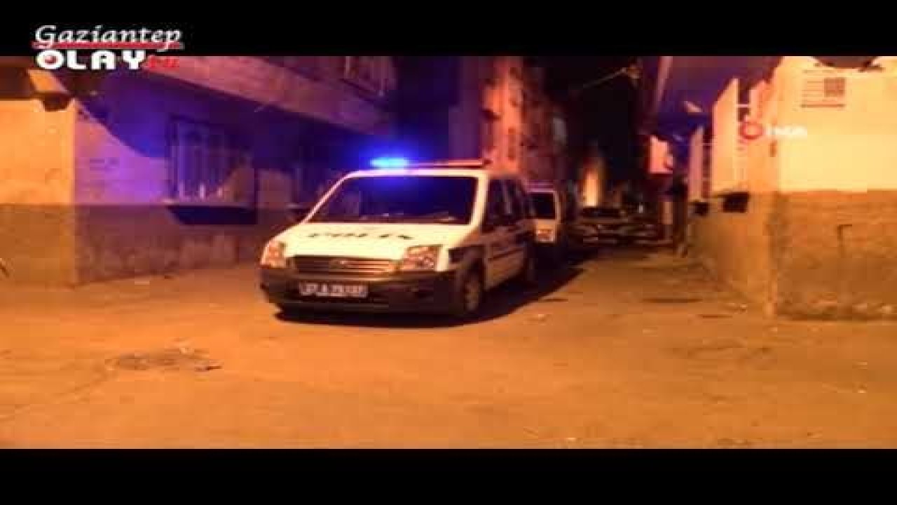 Son Dakika: Video Haber... Şok İddialar Var! Gaziantep’te genç kadın İntihar mı Etti! Yakınlarını Polis Biber Gazıyla Durdurabildi!