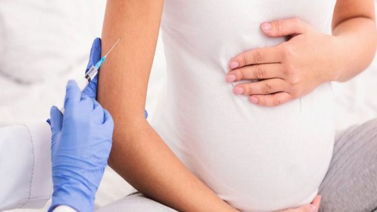 Uzmanlar uyarıyor: "Aşısını olmamış hamilelerde Covid artıyor"