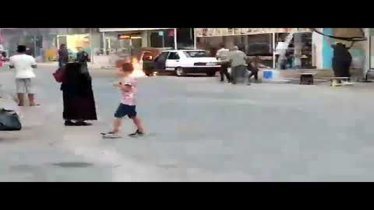 Video Haber...Nizip'te park halindeki otomobil alev aldı
