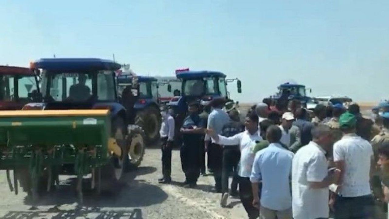 Son Dakika: Video Haber...Çiftçiler karayolunu traktörlerle trafiğe kapattı