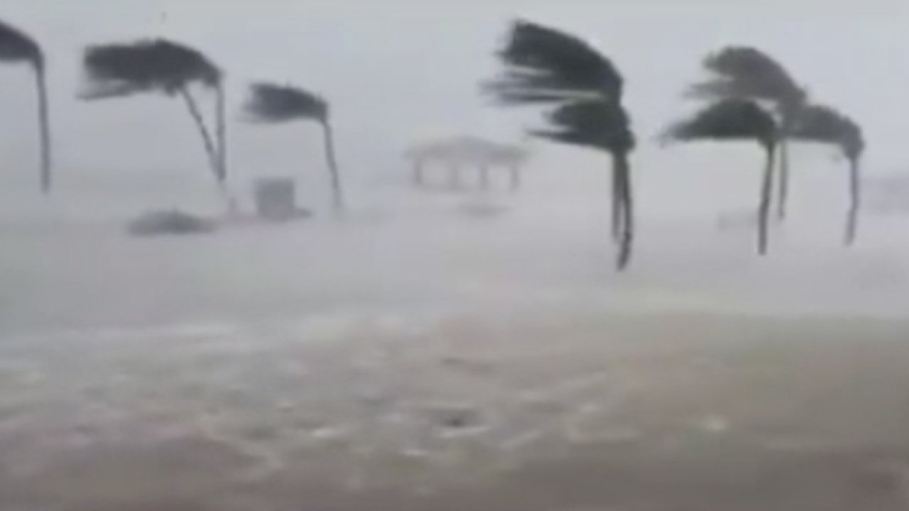 Grace Kasırgası Meksika’nın Yucatan Yarımadasını vurdu