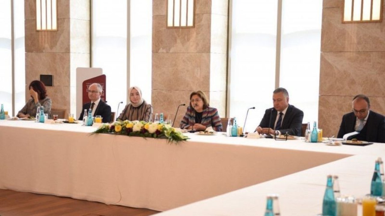 Başkan Fatma Şahin tasarımcılarla bir araya geldi