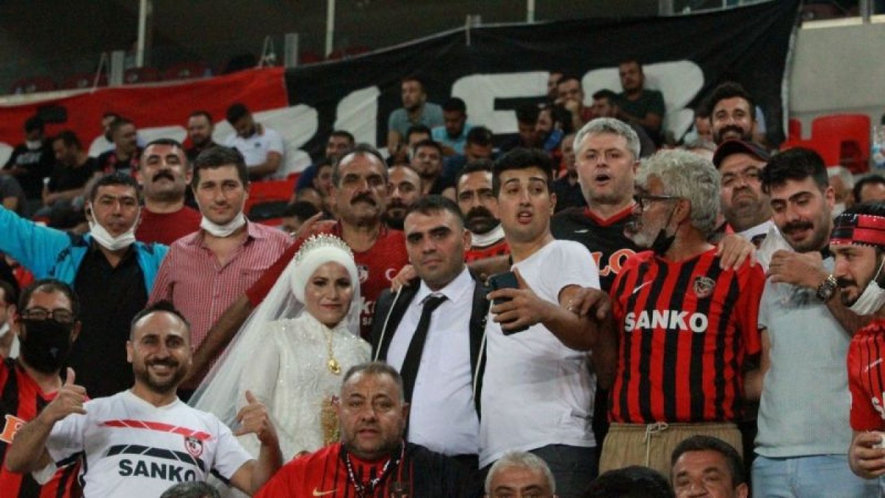 Foto Haber: Gaziantep FK-Antalyaspor maçında gelin-damat sürprizi