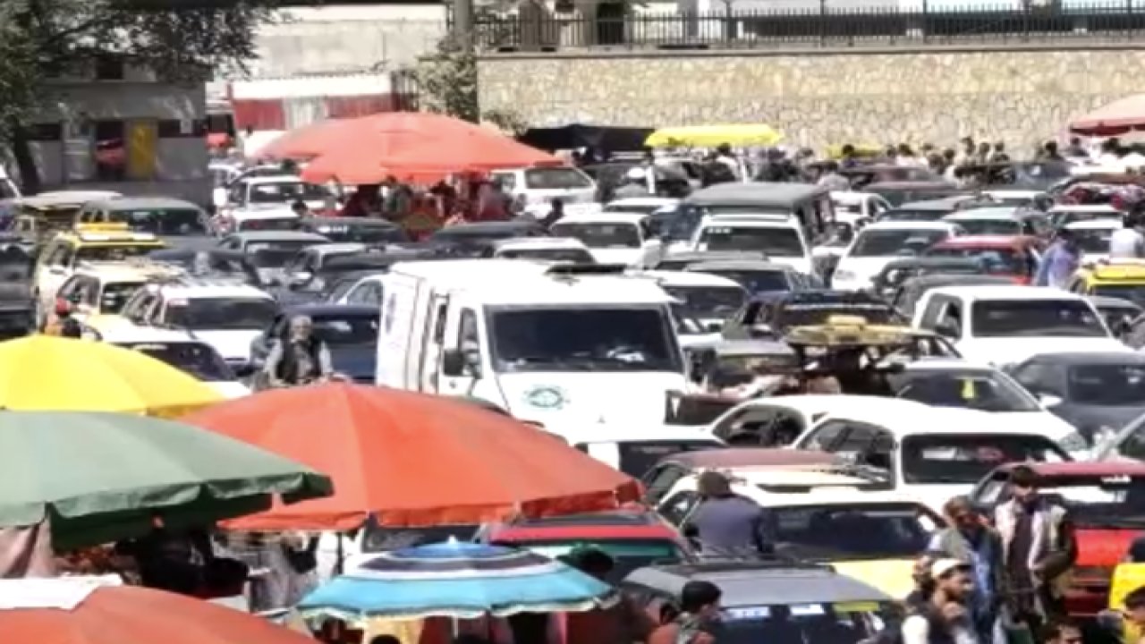 Güvenliğin sağlandığı Kabil’de çarşı-pazar hareketliliği yaşanıyor