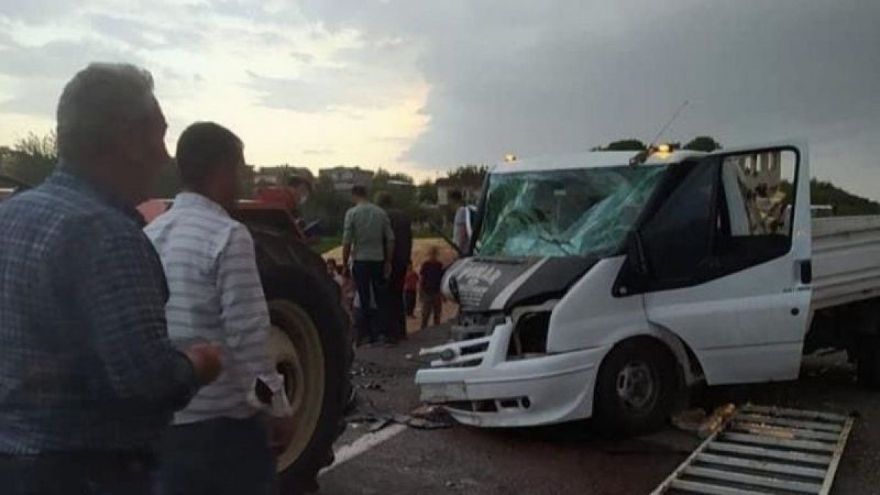 Son Dakika:Video Haber…Gaziantep otoyolunda otomobil ile kamyonet çarpıştı: 1 ölü, 2 yaralı