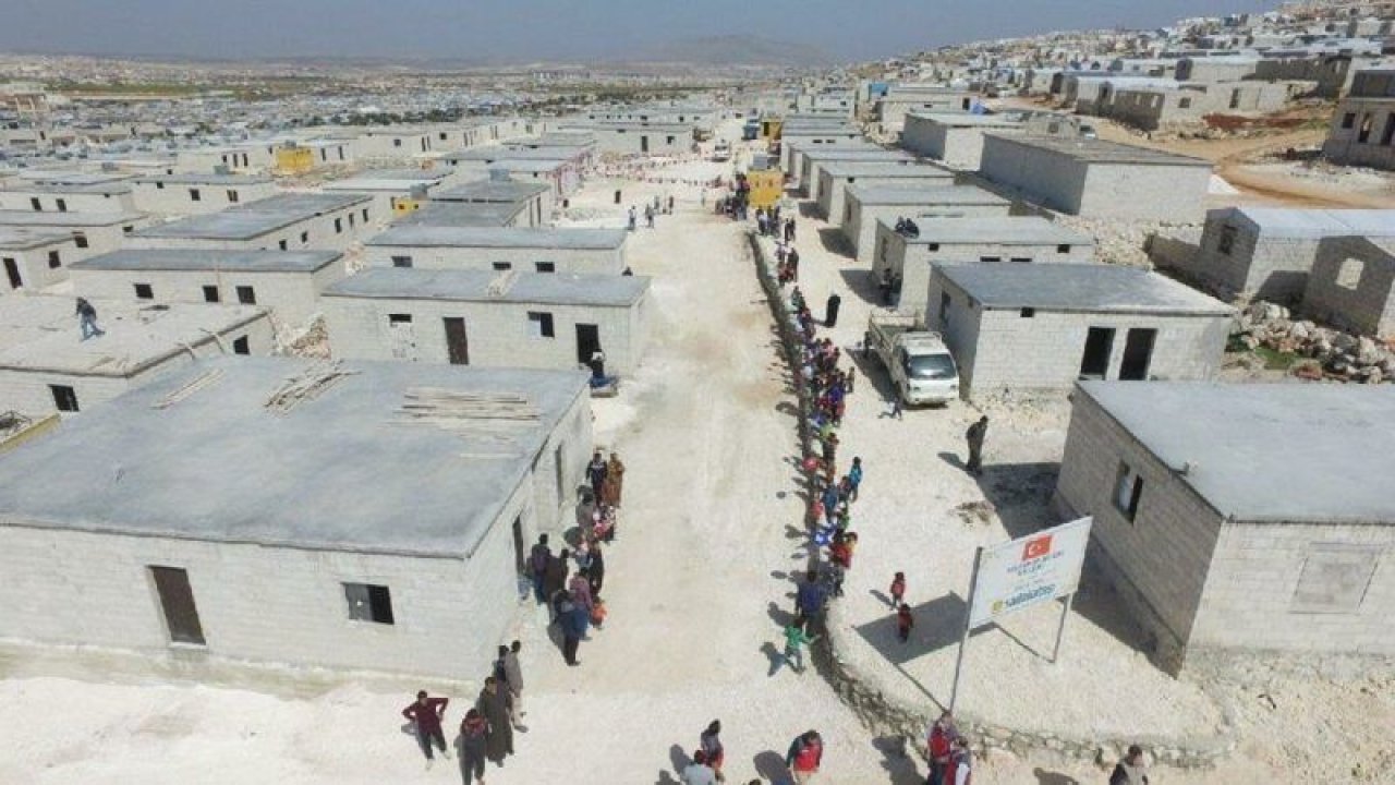 Gaziantep’te Suriyeli’ler vatandaşlık sırasında bekliyor  Hileli vatandaşlığa izin yok