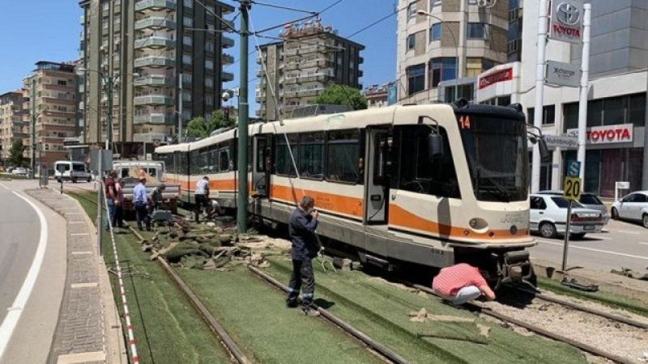 Son Dakika: Gaziantep'te Otomobil Tramvayla Çarpıştı! 1 Kişi Yaralı