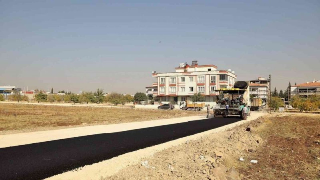 Aktoprak Mahallesi’nde yeni yollar asfaltlanıyor