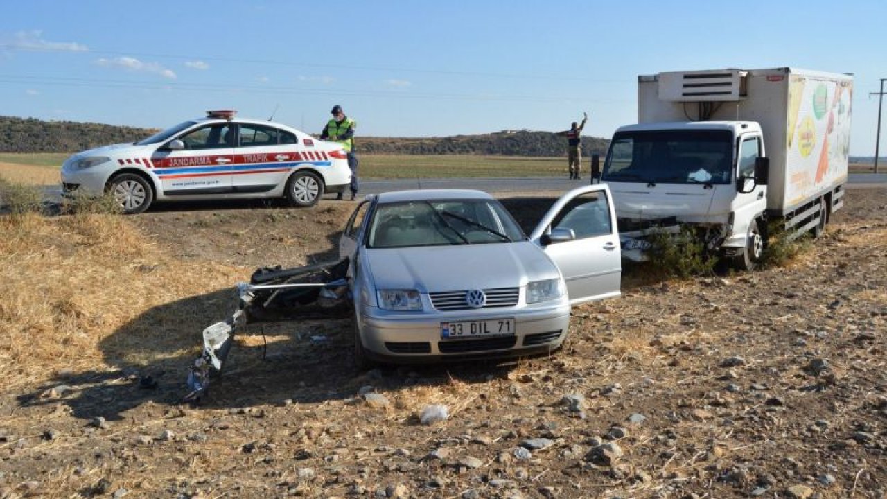 Gaziantep'te kamyonetle çarpışan otomobildeki 2 kişi yaralandı
