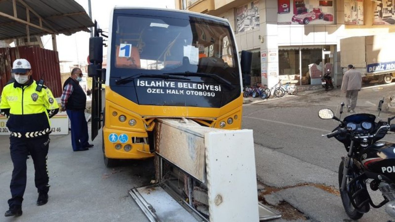 Gaziantep'te halk otobüsü kaza yaptı 3 mahallenin interneti kesildi
