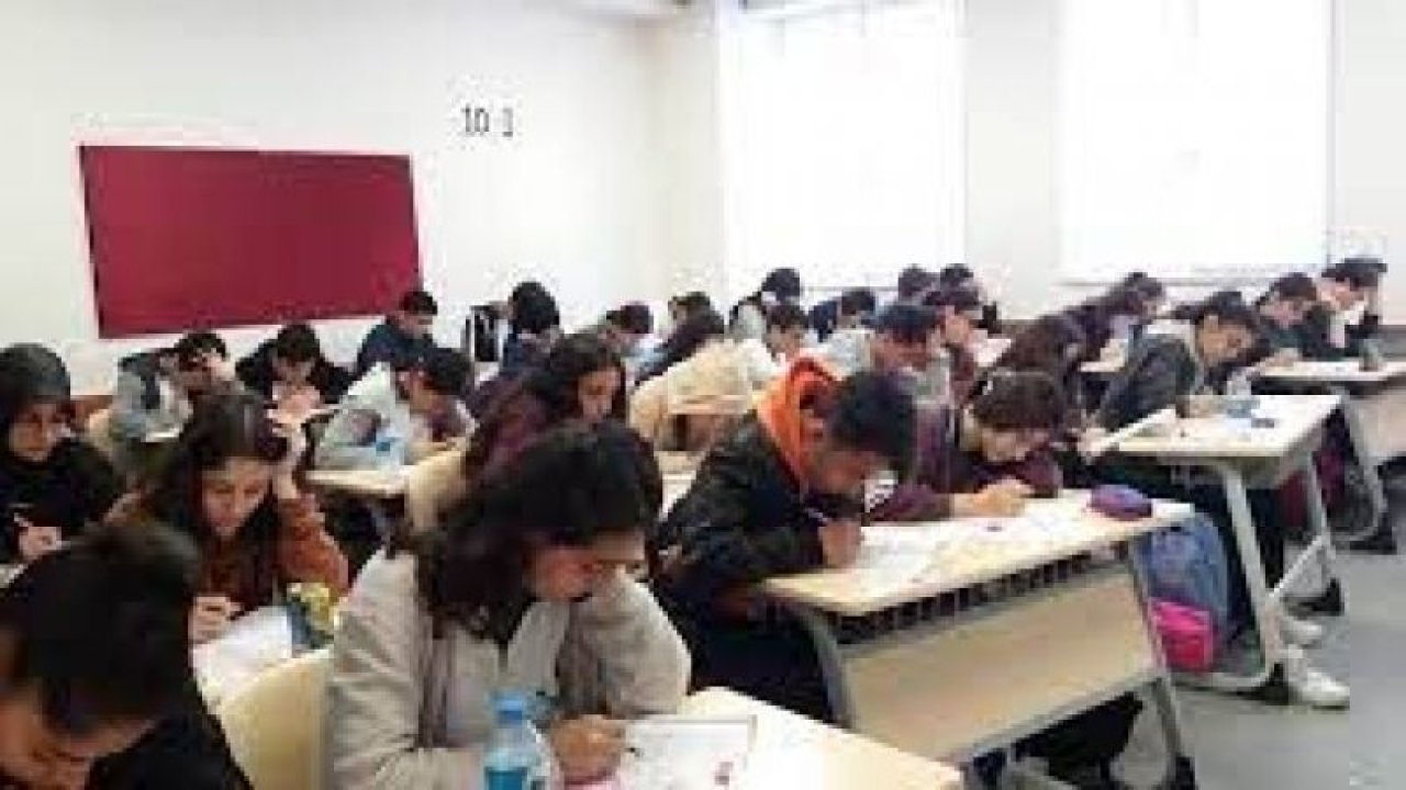 Eyvah.. Gaziantep’teki 40 okulda 223 öğretmen ve 471 öğrenci koronaya yakalandı...  Okullar tatil oluyor mu?