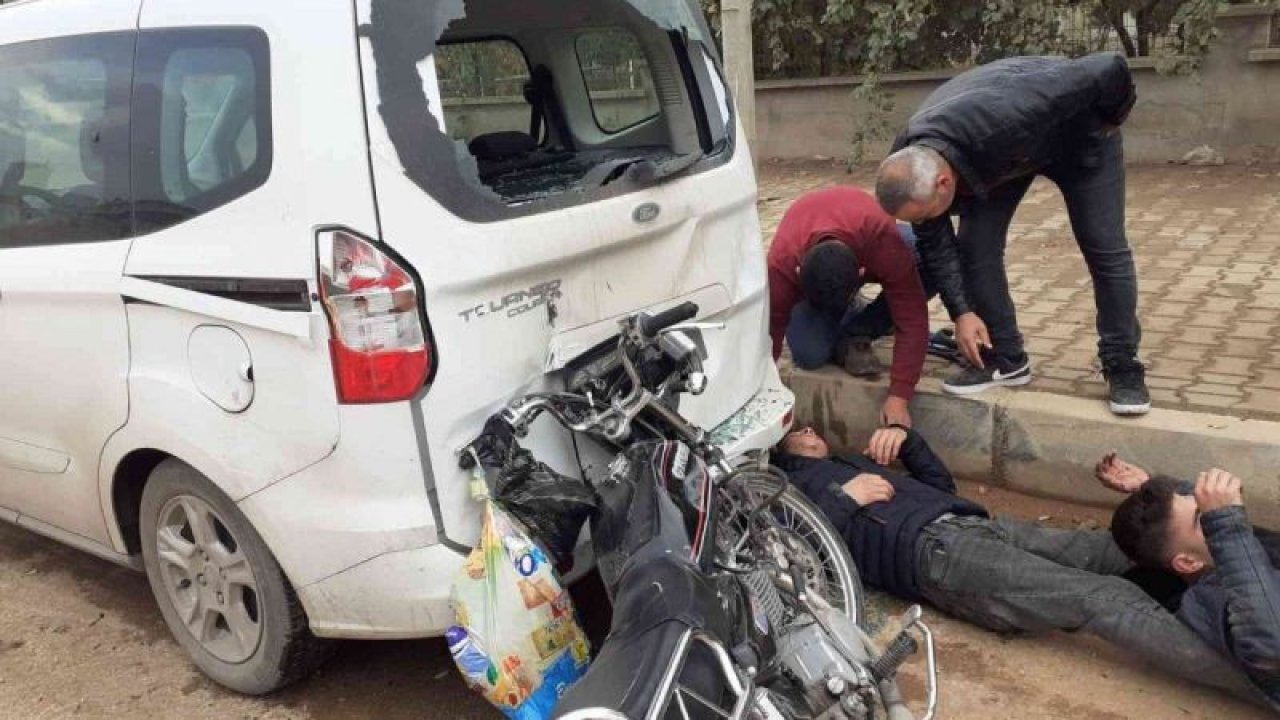Gaziantep'te motosiklet park halindeki araca arkadan çarptı: 2 yaralı