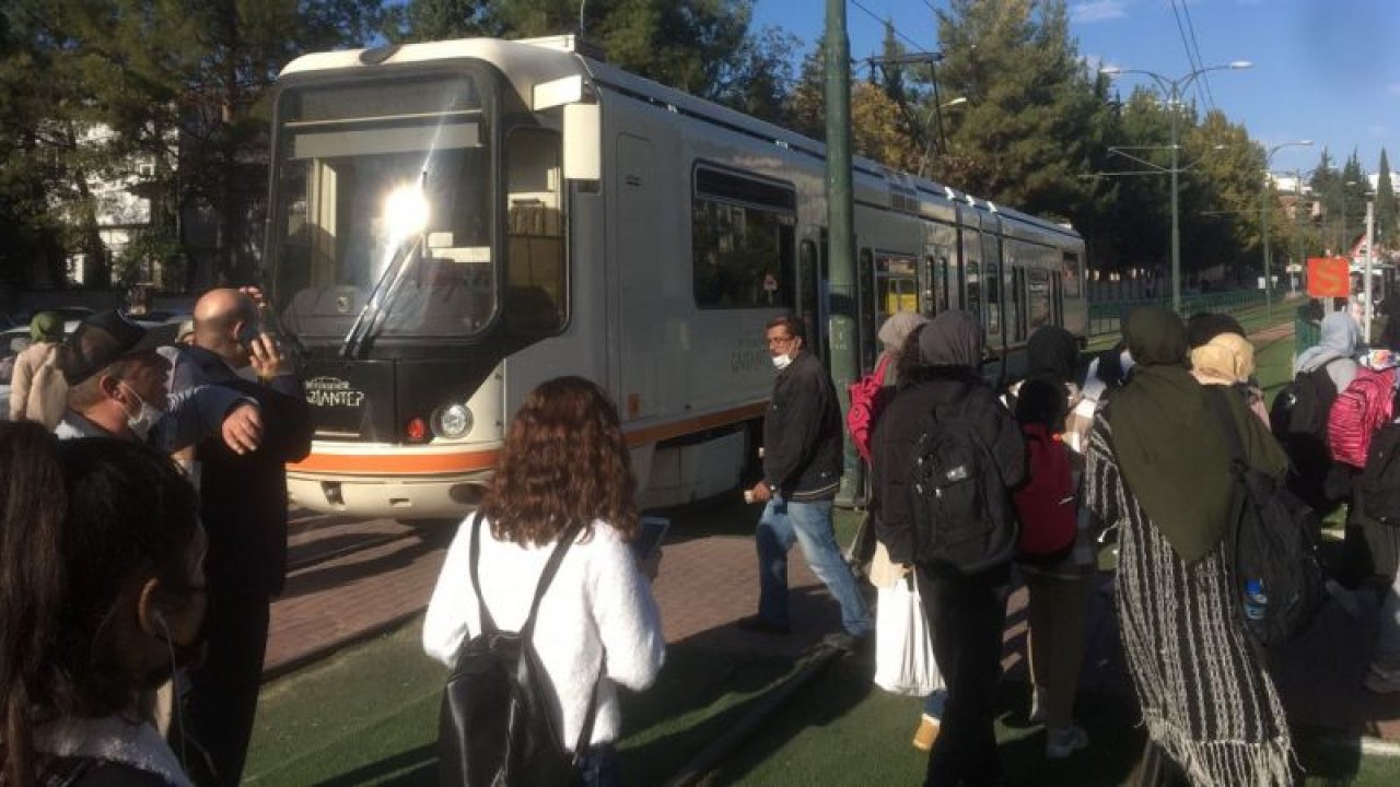 Son Dakika: Gaziantep'te Yaşlı Adama Tramvay Çarptı! Gaziantep'te tramvayın çarptığı yaşlı adam yaralandı