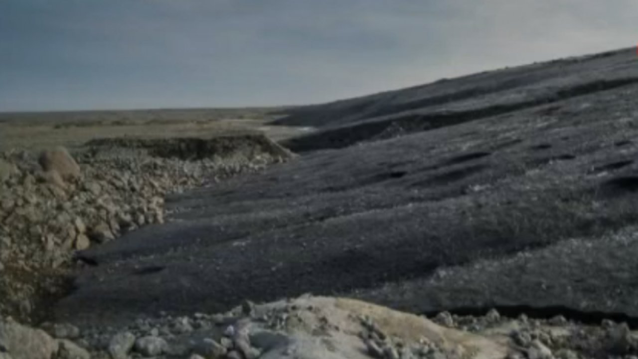 İzlanda’daki Breidamerkurjökull buzulu hızla eriyor