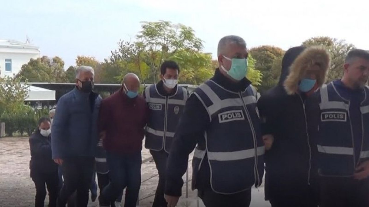 Son Dakika: Video Haber... Gaziantep'te İşlenen Vahşet Cinayette 4 şüpheli adliyede....Toprağa gömülü bulunan 2 kişinin ölümüyle ilgili yakalanan 4 Şüpheli Adliyede