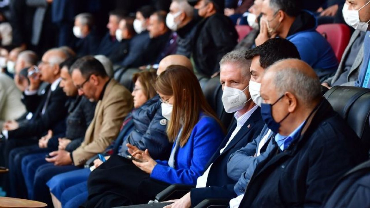 Gaziantep FK maçında Bakan sürprizi