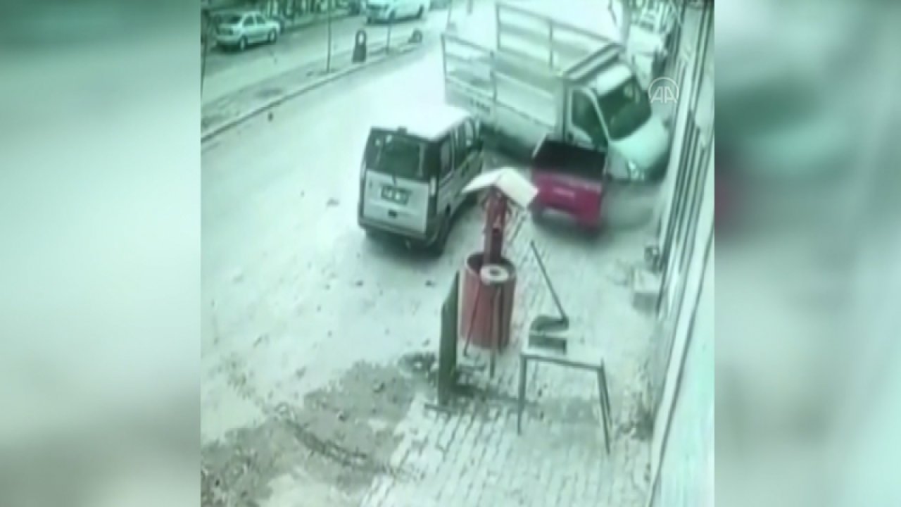 Son Dakika: Video Haber...Gaziantep'te freni boşalan kamyonetin kaza anı güvenlik kamerasında