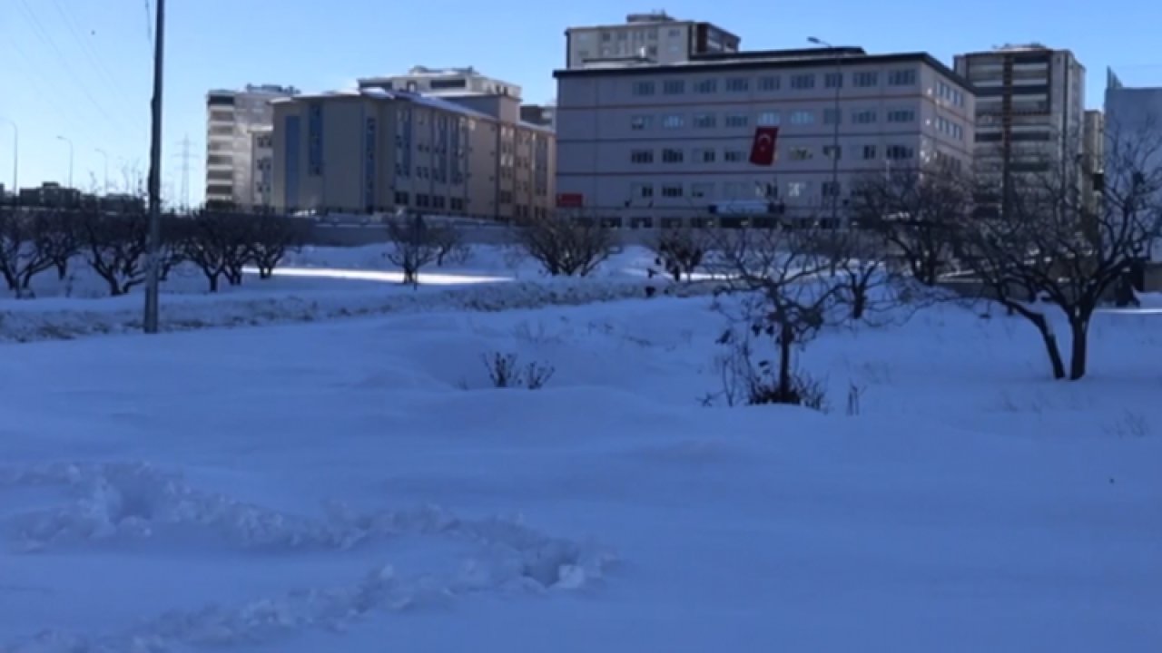 Video Haber...Gaziantep'te son 10 yılın en yüksek kar yağışı görüldü
