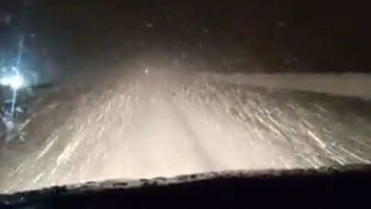 Son Dakika: Dikkat! Vali Gül'den Videolu Fırtına Ve Kar Uyarısı! Zorunlu Olmadıkça Dışarı Çıkmayın