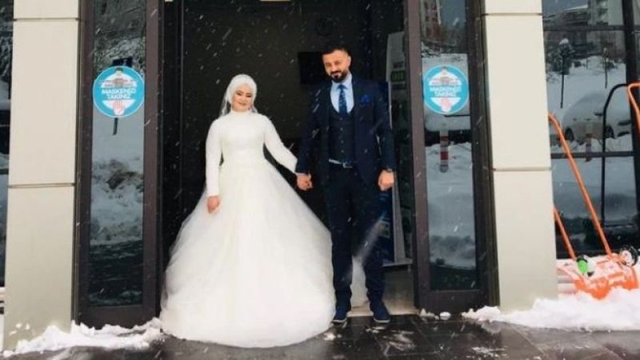 Gaziantep'te Kar Yağıyor! Yoğun kar genç çiftlere engel olmuyor