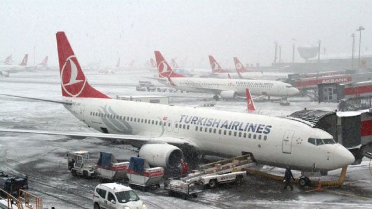 Son Dakika:Gaziantep'te Uçak Seferleri Yapılıyor mu?  Gaziantep'te Uçaklar Yoğun Kar yağışına Rağmen Seferlerini Yapabiliyor mu?