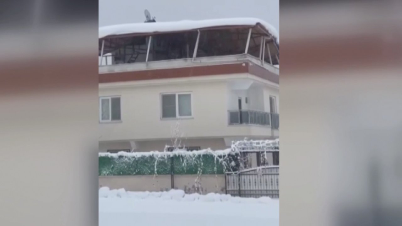 Son Dakika: Video Haber...Gaziantep'te Yoğun Kar Nedeniyle Çatı Çöktü...O Anlar Kamerada