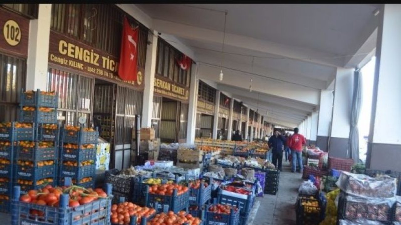 Son Dakika: Özel Haber... Kar Gaziantepli Vatandaşı Meyve Ve Sebze Fiyatlarından Vurdu! Bu Kezde Gaziantep Haline Gelen Meyve Ve Sebzeler Ulaşmayınca Fiyatlar Yine Arttı