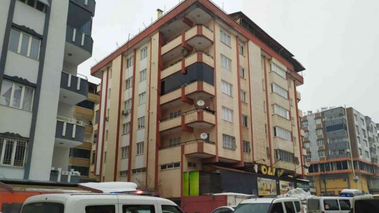 Son Dakika.. İşte Detaylar....Gaziantep'te bir kadın apartmandan kendini aşağıya attı