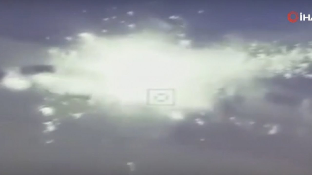 Son dakika video haber: Bayraktar TB2 SİHA'ları Rus konvoyunu vurdu! Ukrayna görüntüleri 'maşallah' notuyla paylaştı