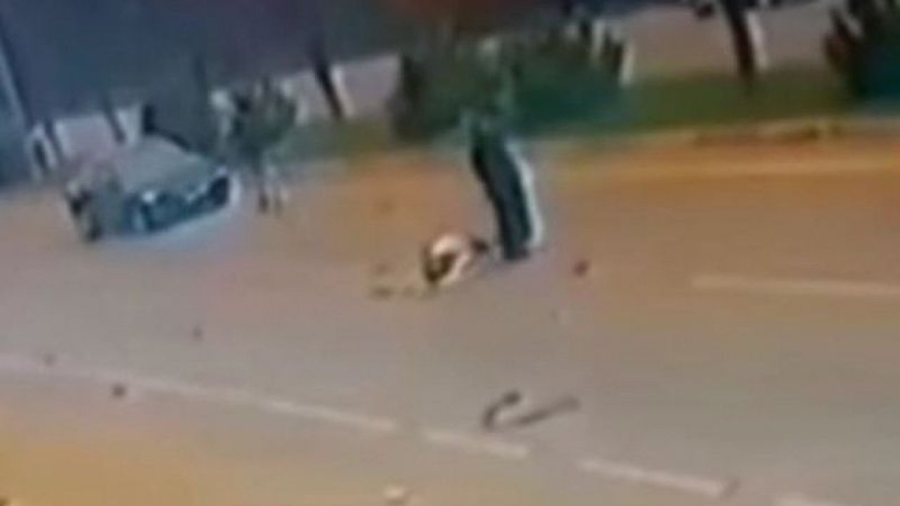Son Dakika:Video Haber....Gaziantep'te 6 çocuk babasının ölümüyle sonuçlanan feci kaza güvenlik kamerasına yansıdı
