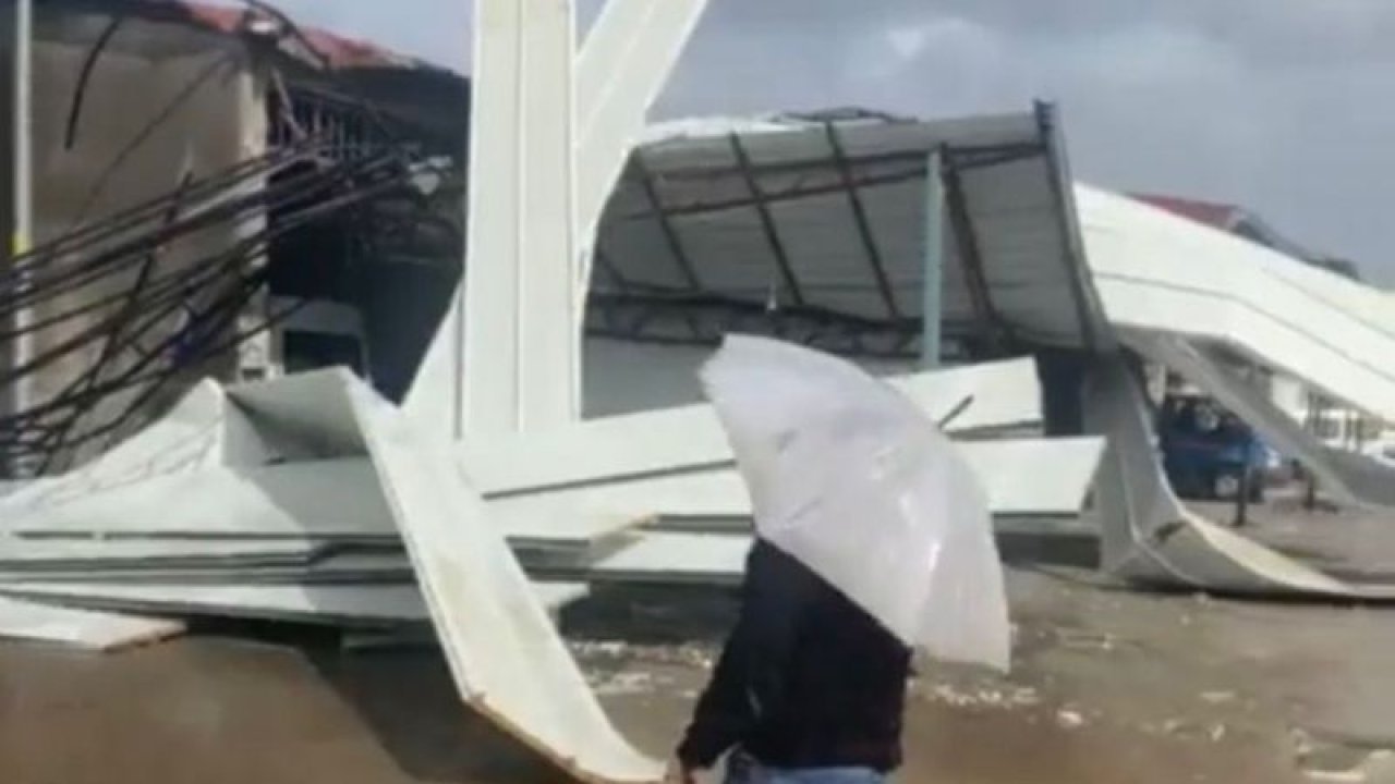 Dikkat! Gaziantep’te çatılar uçuyor! Gaziantep’te şiddetli rüzgar etkisini gösteriyor!