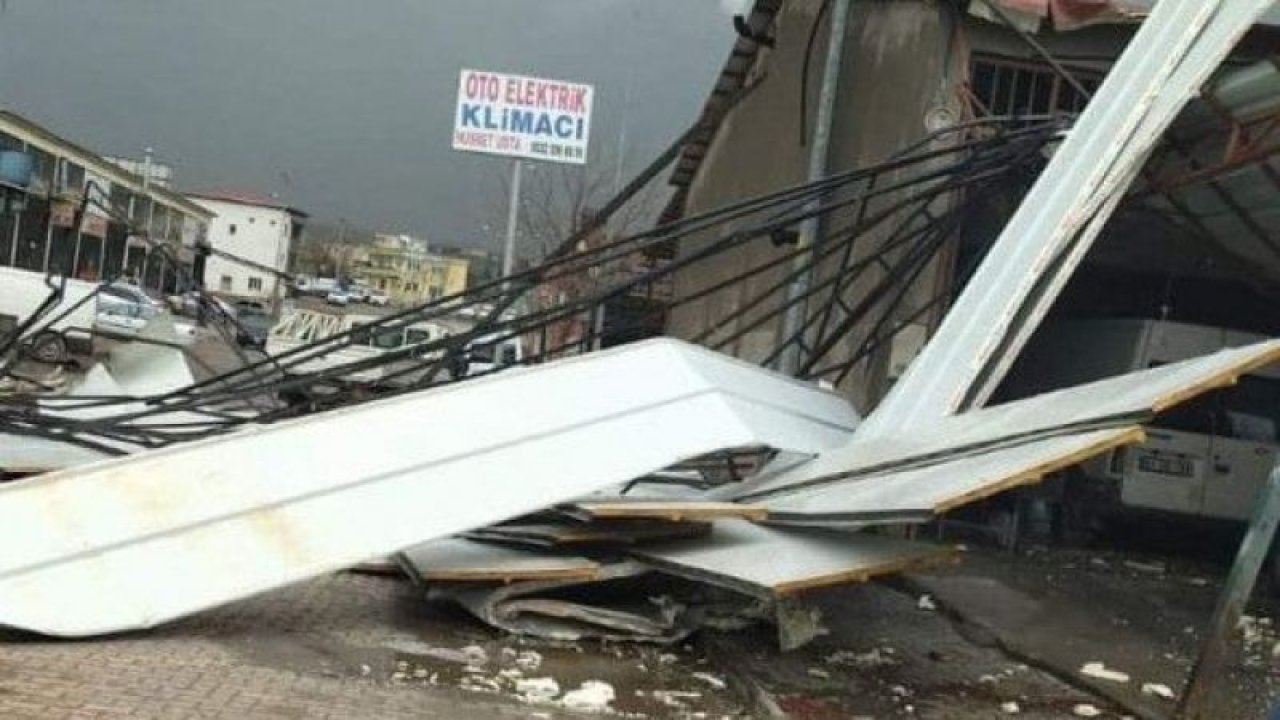 Son Dakika: Video Haber...Gaziantep'in Nurdağı İlçesinde Şiddetli Fırtına Çatıları Uçurdu!
