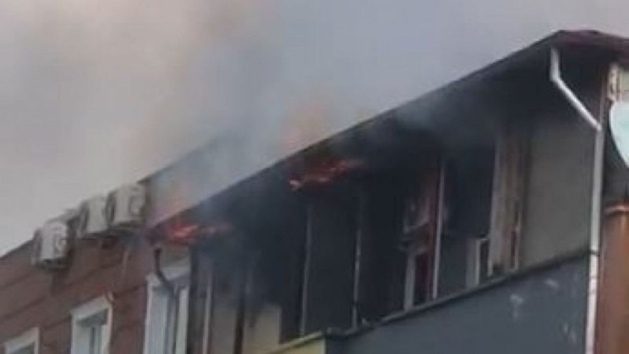 Son Dakika: Video Haber... Gaziantep'te çatı katında çıkan yangın maddi hasara yol açtı
