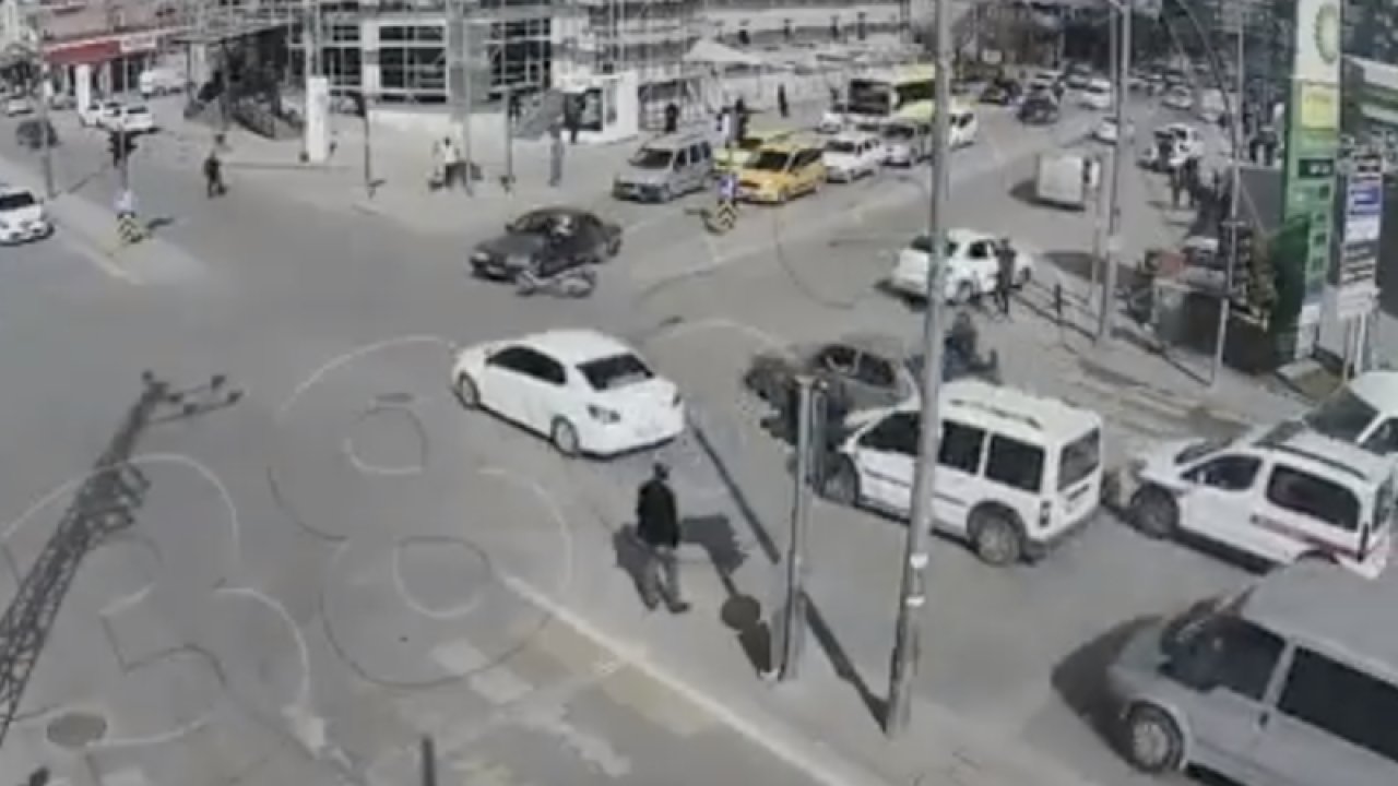 Video Haber...Gaziantep'te trafik kazaları Mobese kameralarına yansıdı