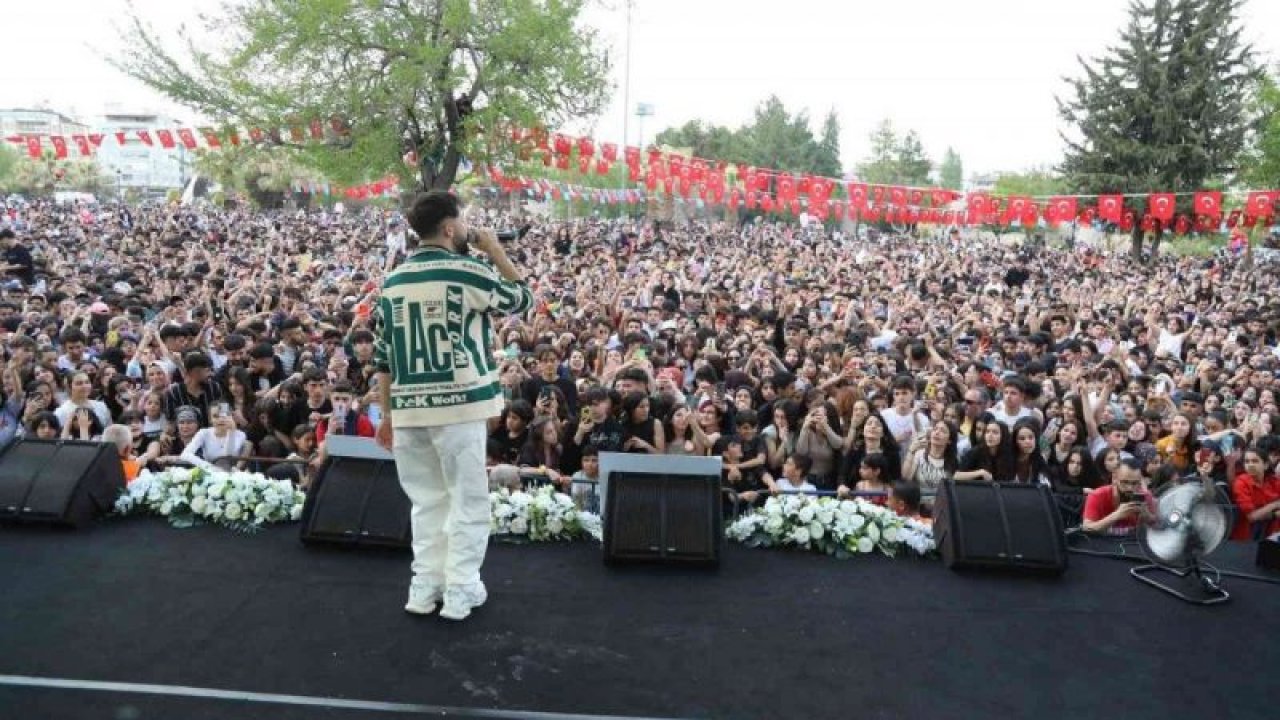 Gazianteplileri Ünlü rap sanatçısı Sefo coşturdu...Video Haber