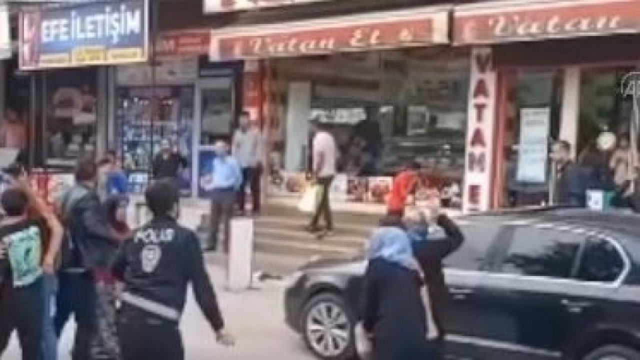 Gaziantep'te iki grup arasında çıkan kavgada 1 kişi yaralandı...O Anlar Kamerada