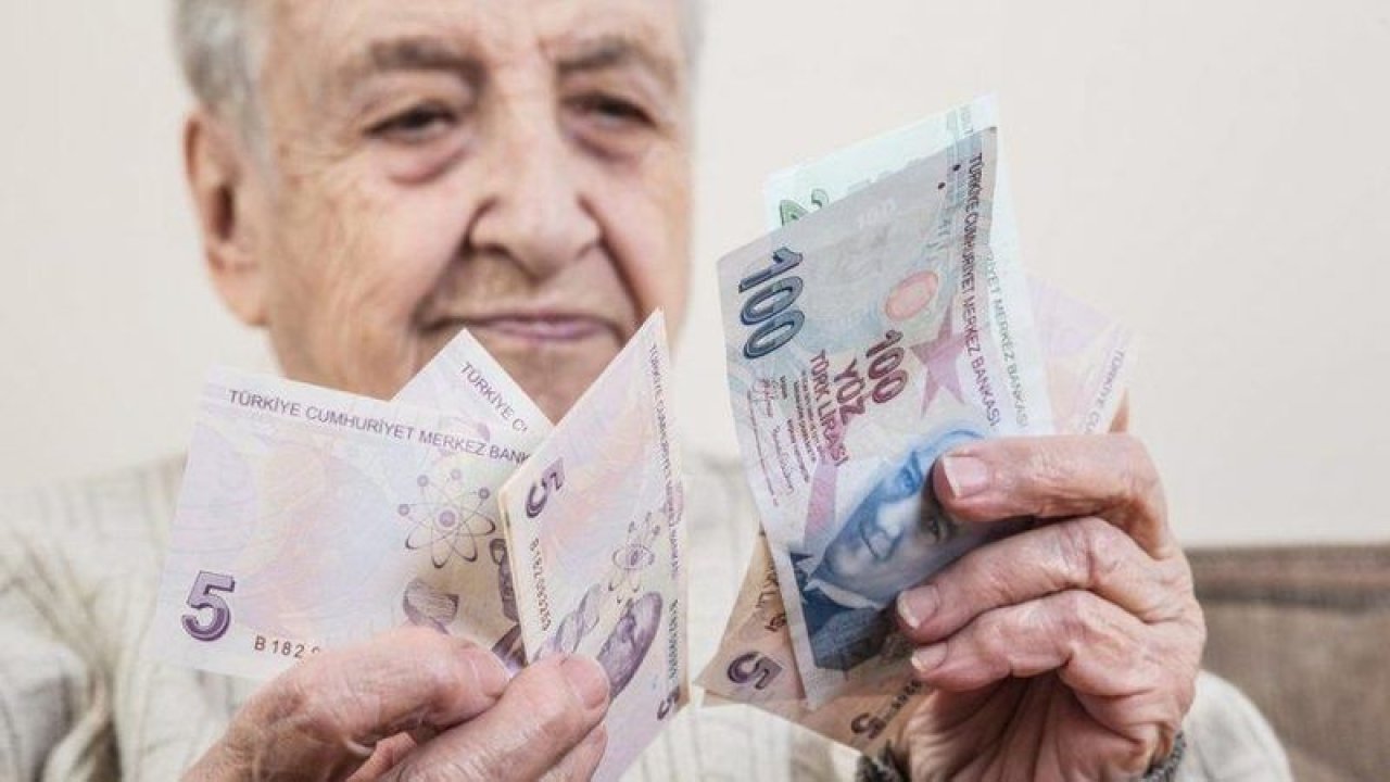 Emeklilere ikramiye müjdesi: En düşük emekli maaşı alana geri ödemesiz hibe desteği
