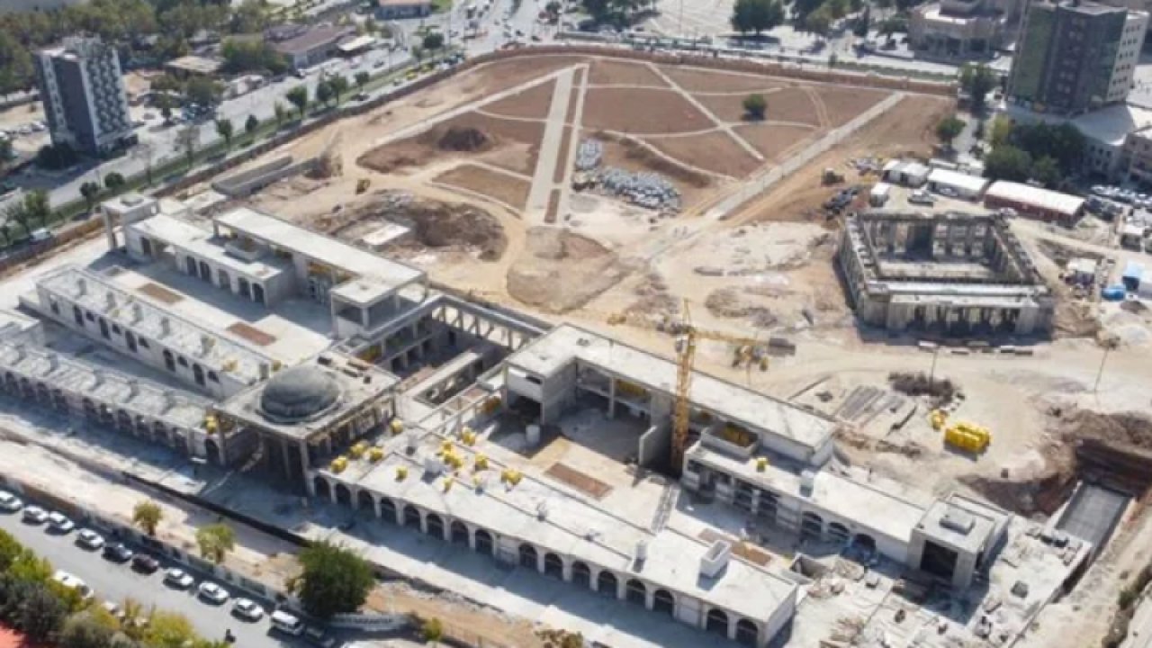 Gaziantep'te Şehir Hastanesi'nden Sonra 'MİLLET BAHÇESİ 'de bitmek BİLMİYOR! 22 Şubat 2022’de tamamlanması öngörülen projede hala çalışmalar devam ediyor.