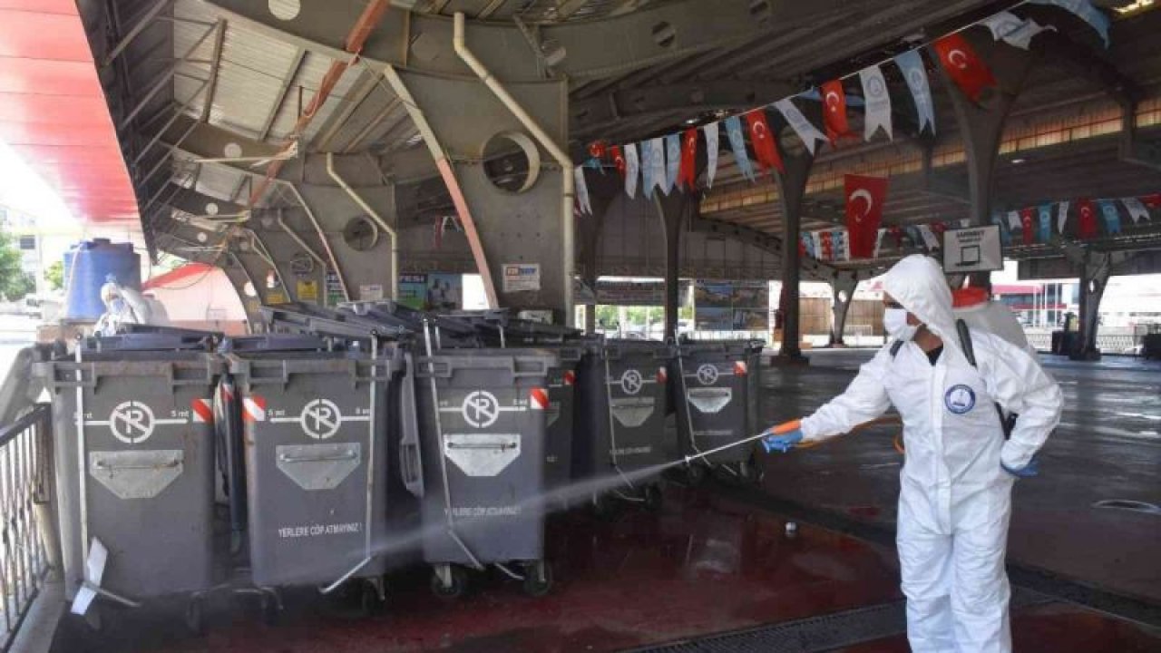 Gaziantep Şahinbey Belediyesi'nden  kurban kesimi sonrası dezenfekte çalışmaları yapıldı