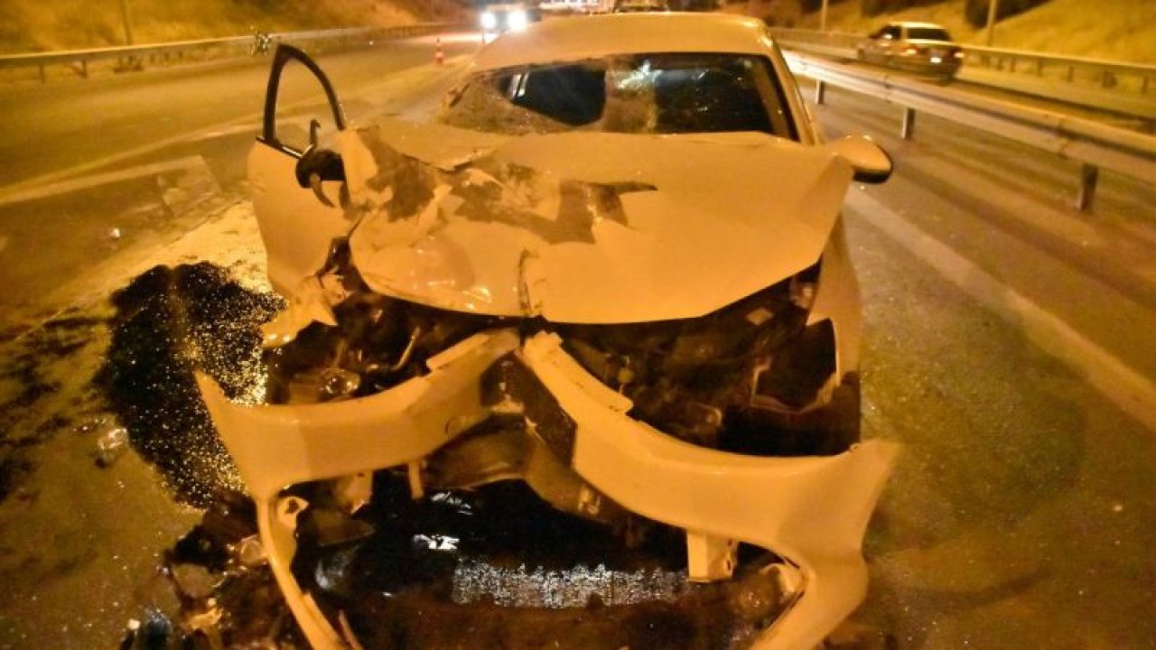 Gaziantep'te vinç ile otomobil çarpıştı! Otomobil Hurdaya Döndü!  Kazada 5 kişi yaralandı...Video Haber