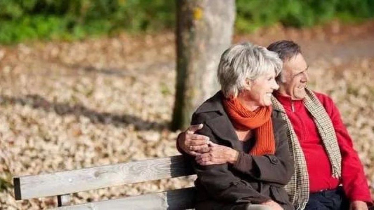 Emeklilik İçin Geri Sayanların Dikkatine! SGK Resmen Açıkladı: O Grupta Yer Alan Vatandaşlar, Yaşı Beklemeden 10 Yıllık Prim Ödemesi Karşılığında Emekli Olacak!