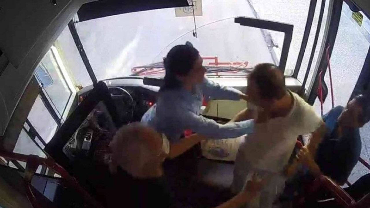 Kadın Otobüs Şoförüne ŞOK Saldırı! Görevli kadın şoföre saldırı anı kamerada