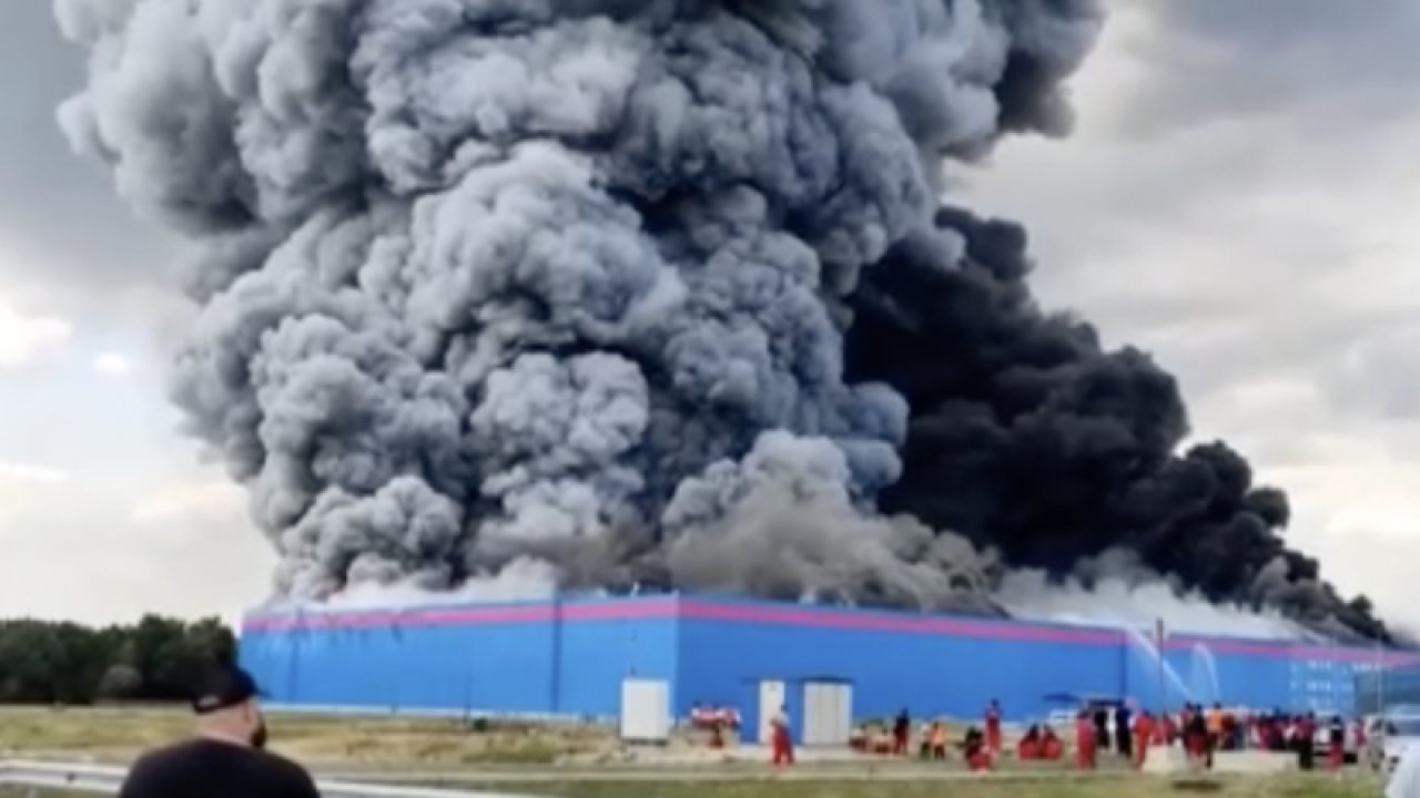 Rusya’nın en büyük internet alışveriş markasının deposunda yangın