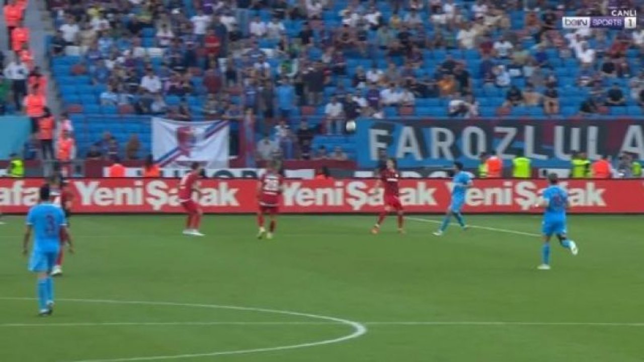 Trabzonspor - Gaziantep FK maçında verilen penaltı pozisyonu Beşiktaş taraftarını da çıldırttı