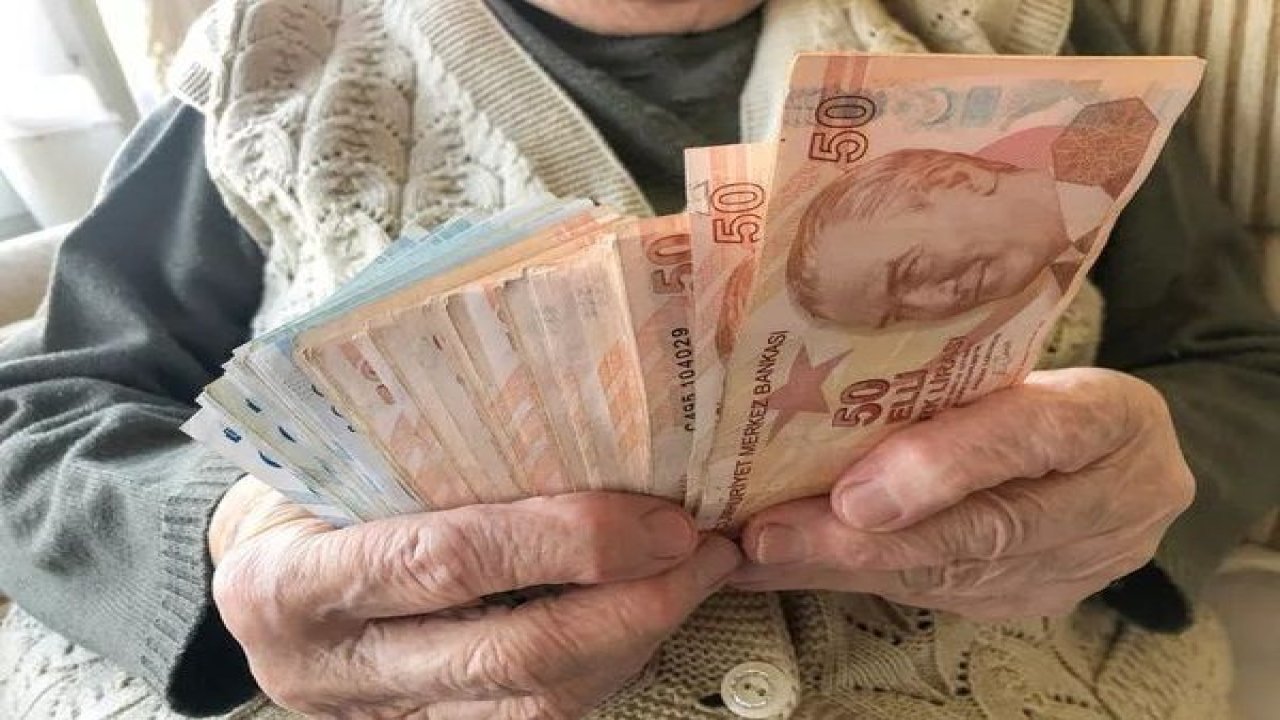 Emekli Promosyonu Ödemeleri İçin Son Haftaya Girildi: Hangi Banka, Ne Kadar Ek Ödeme Veriyor?