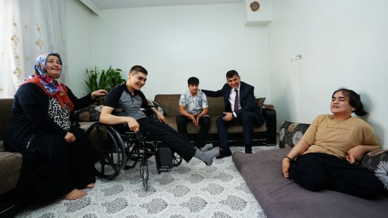 Başkan Fadıloğlu engelli bireye tekerlekli sandalye hediye etti