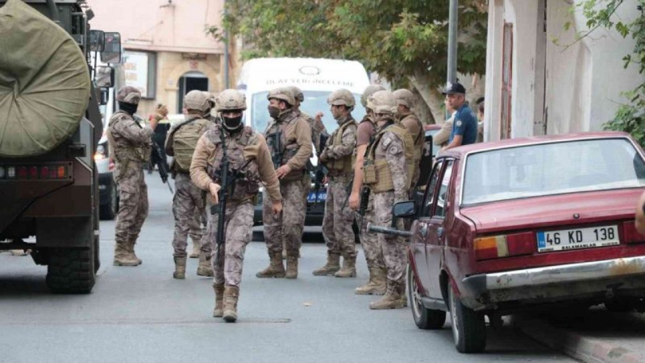 Komşu il Kahramanmaraş’ta polise silahlı saldırı: 3 polis yaralandı, 1 şüpheli ölü ele geçirildi... Video Haber